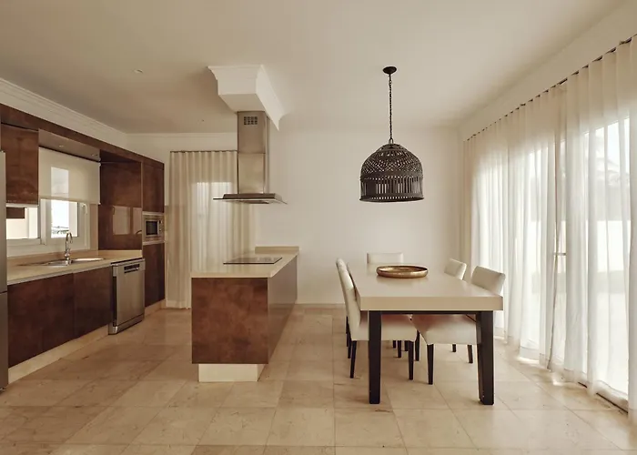 Alondra Puerto del Carmen (Lanzarote)