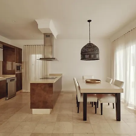 Alondra Puerto del Carmen (Lanzarote)