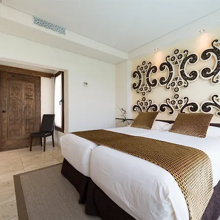 Alondra Resort