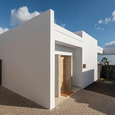 Alondra Puerto del Carmen (Lanzarote)